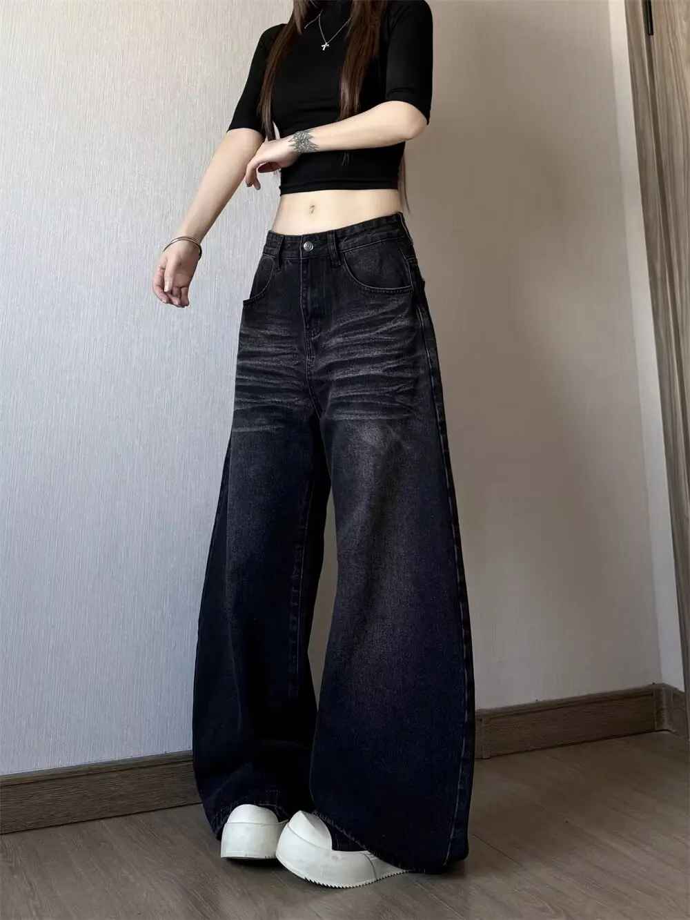 Jean Wide Leg "Neo-Vintage" – Coupe Ample & Design Moustaches de Chat