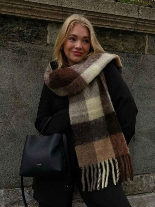 Écharpe de Luxe en Cachemire – Motif Carreaux et Style Pashmina