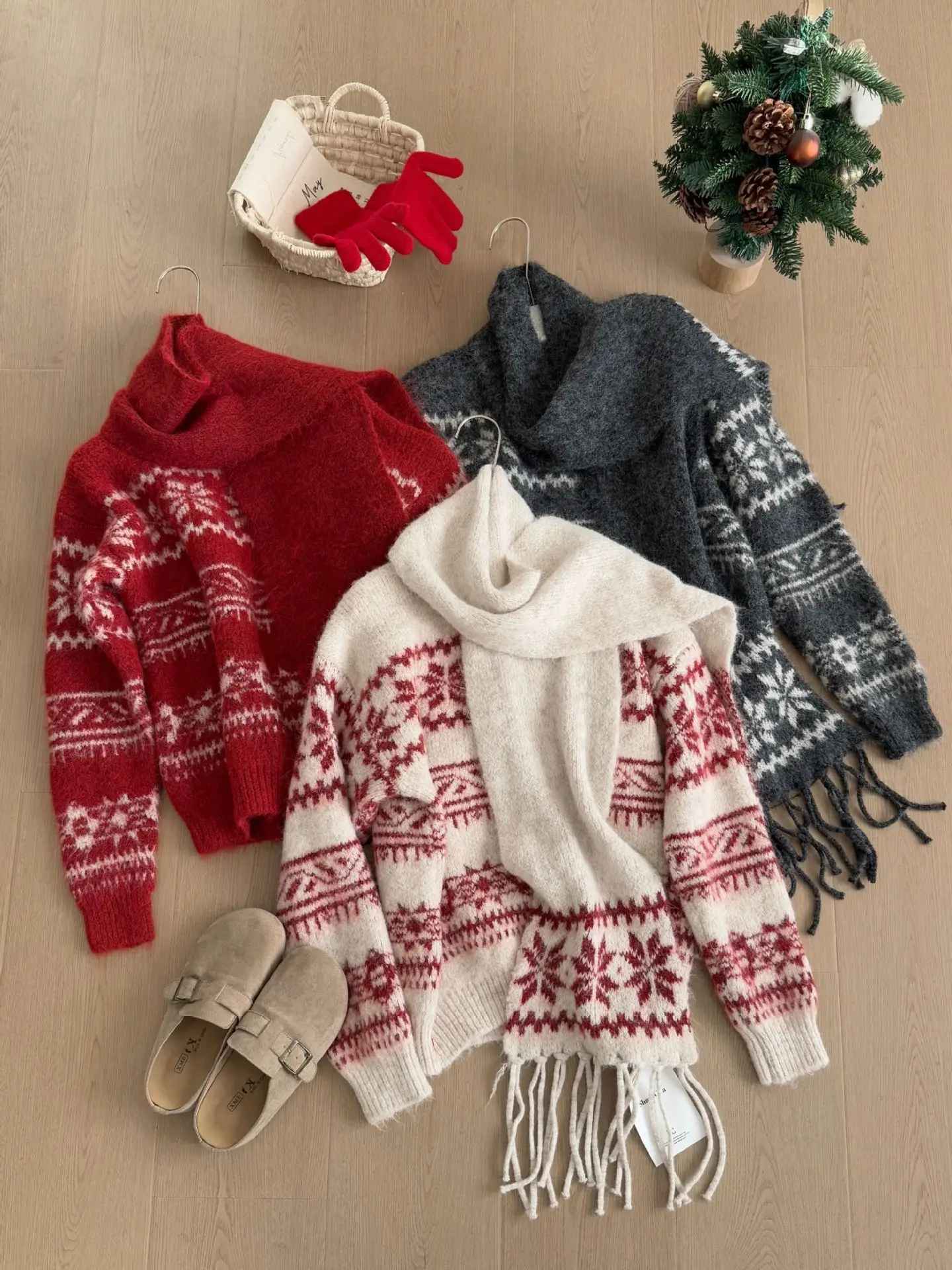 Ensemble "Magie de Noël" – Pull Oversize et Écharpe Aérienne Coordonnée